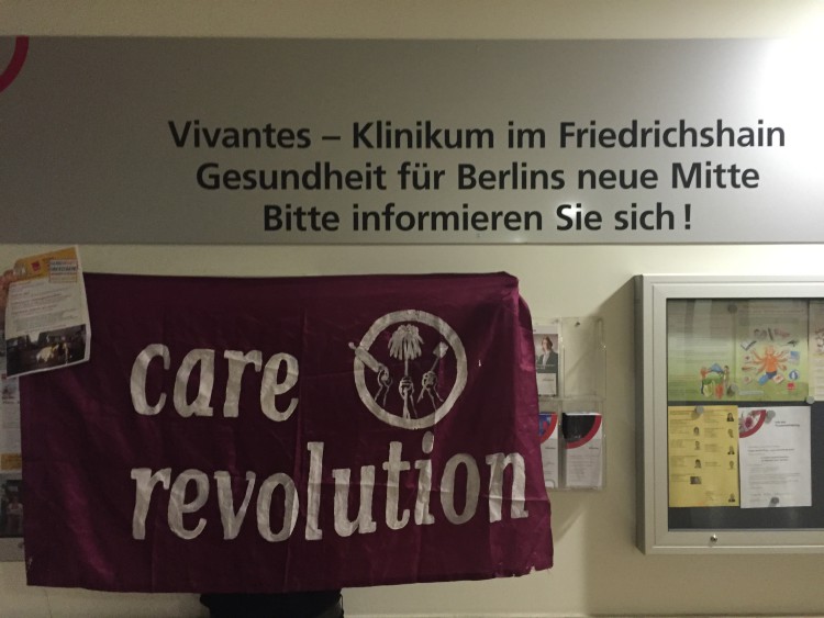 Care Revolution Transparent bei der Aktion im Vivantes-Klinikum